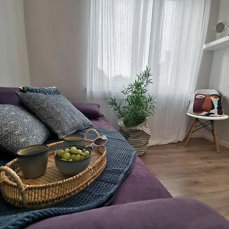 Scandinavian Style 3 Bedrooms, Great Location Lägenhet